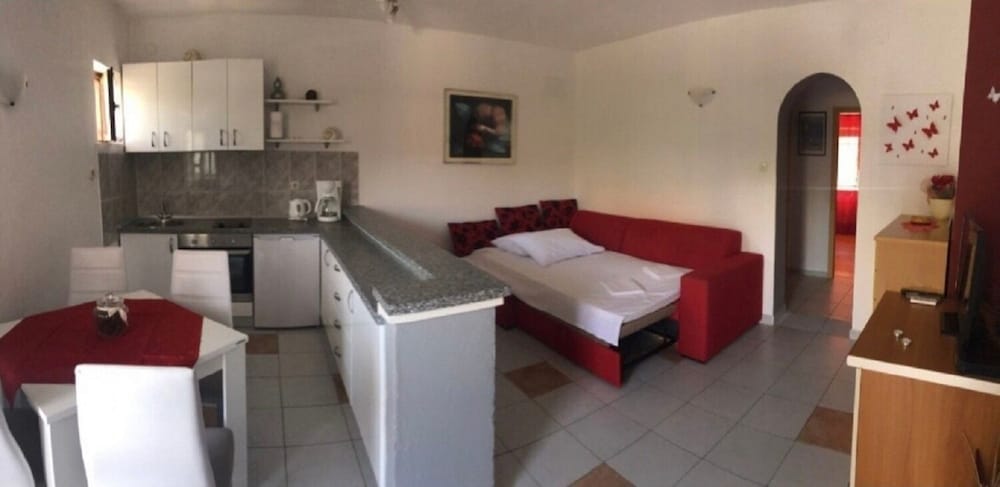 Apartment (Marija - 50m close to the sea - A2(2+) photo 2