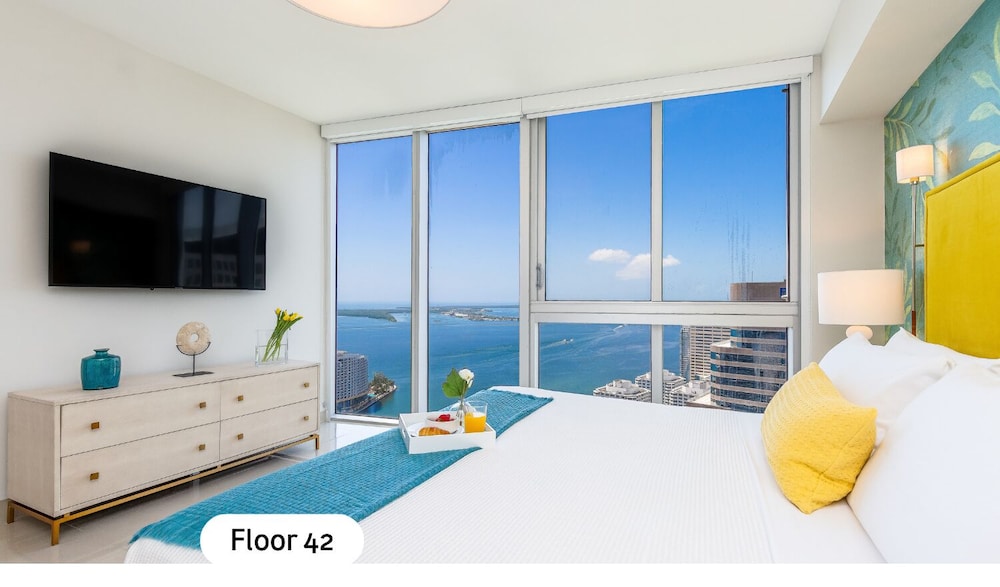 Boutique Corner Apart, 2/2, Sofa Bed, Ocean View, Balcony4210