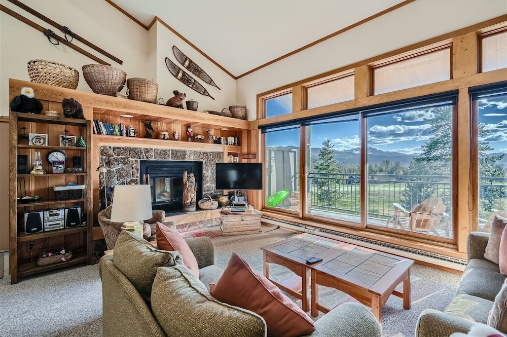 Condo, 2 Bedrooms