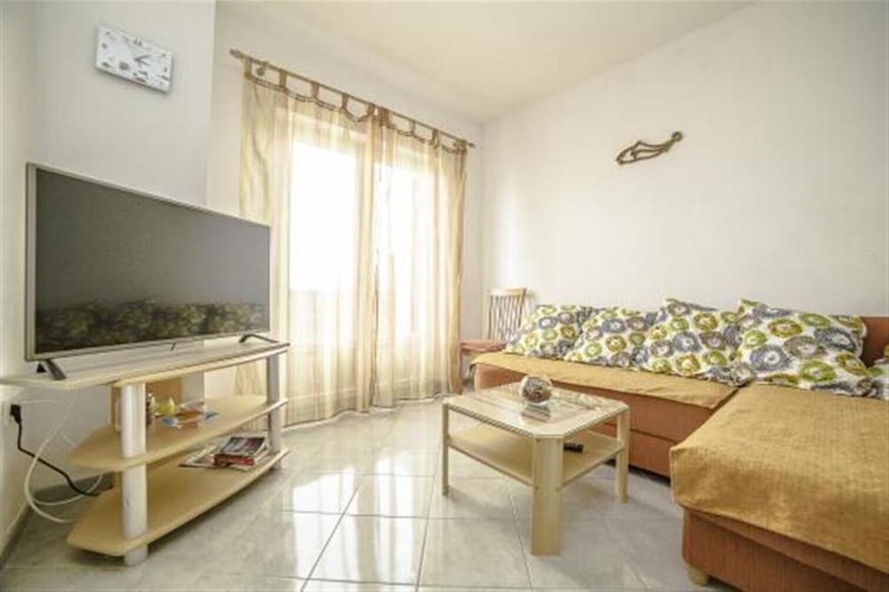 Apartment, 2 Bedrooms, Accessible, Smoking