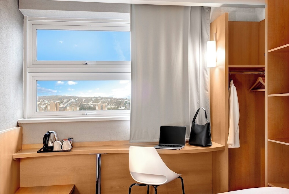 Standard Room, 2 Twin Beds, Accessible photo 3