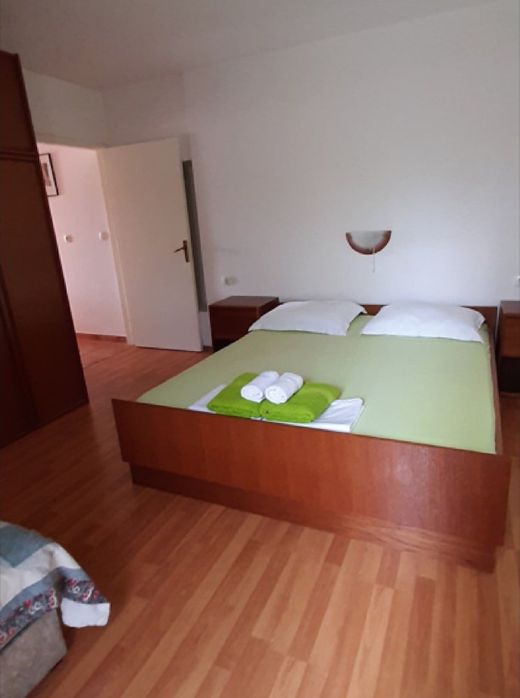 Apartment (One Bedroom Apartment with Balcony an)