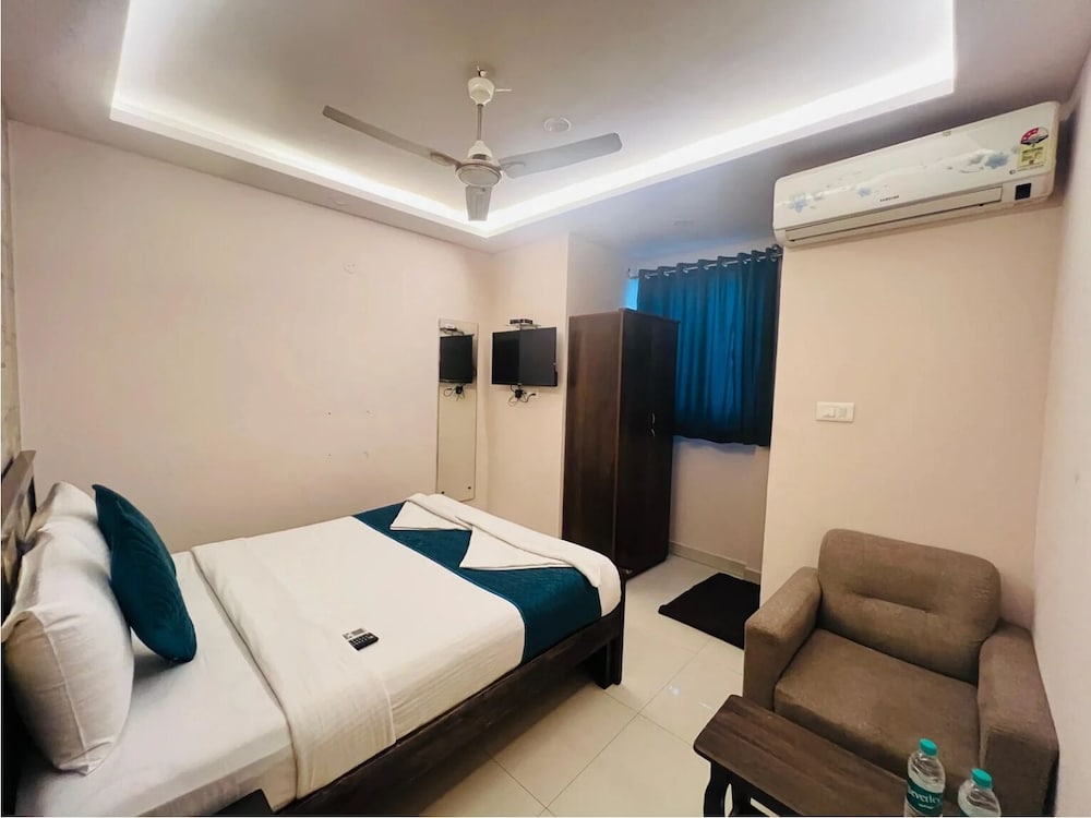 Superior Double Room, City View