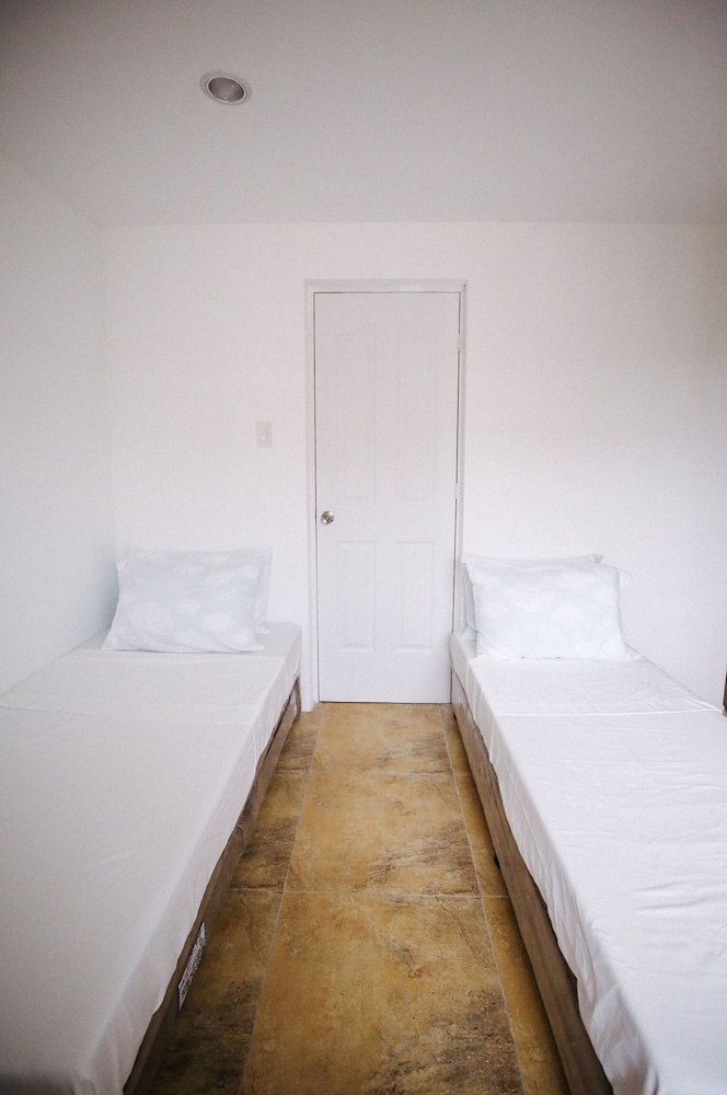 Standard Twin Room photo 2