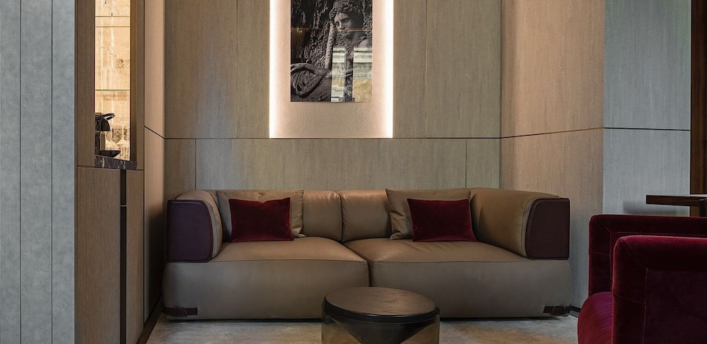 Corner Suite photo 3