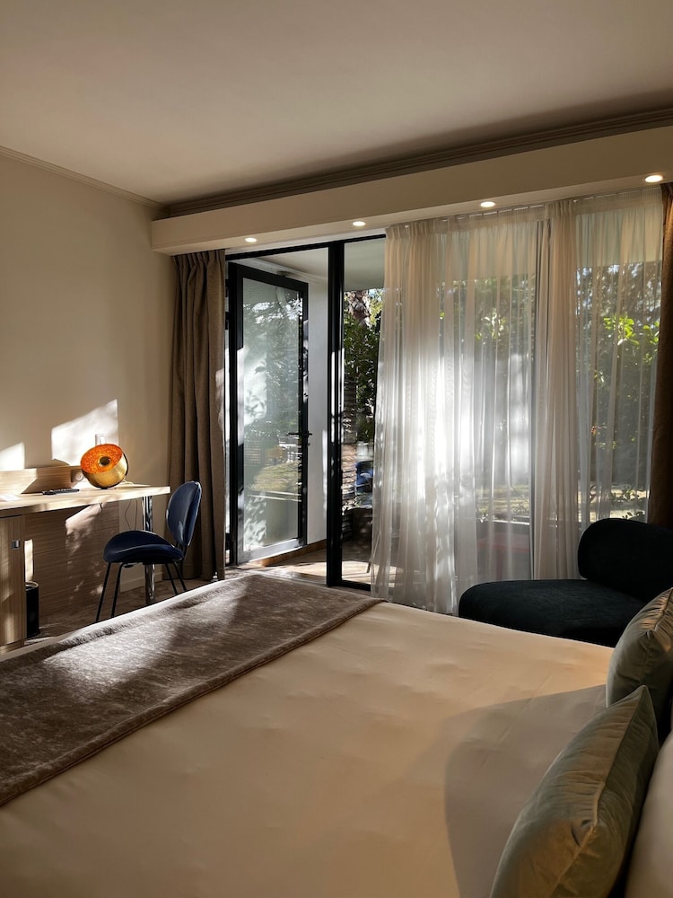 Superior Room, 1 Queen Bed, Non Smoking, Garden View photo 2