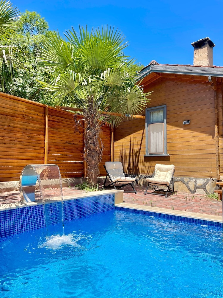Luxury Bungalow photo 1