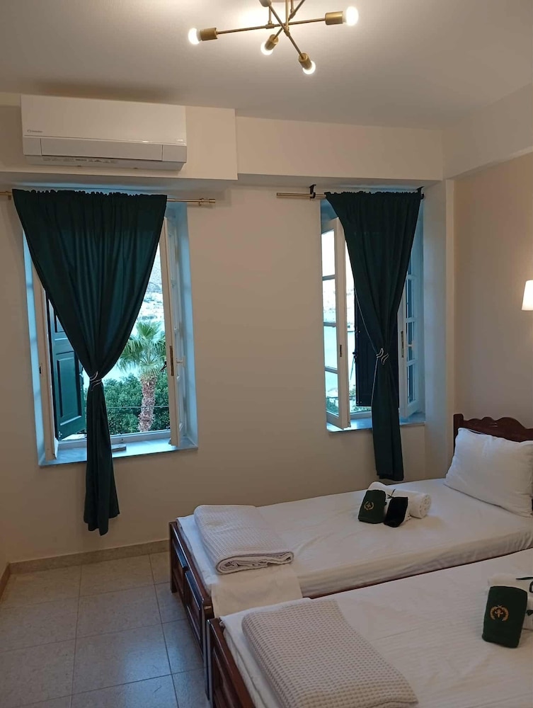 Classic Room, 2 Twin Beds, Sea View photo 3