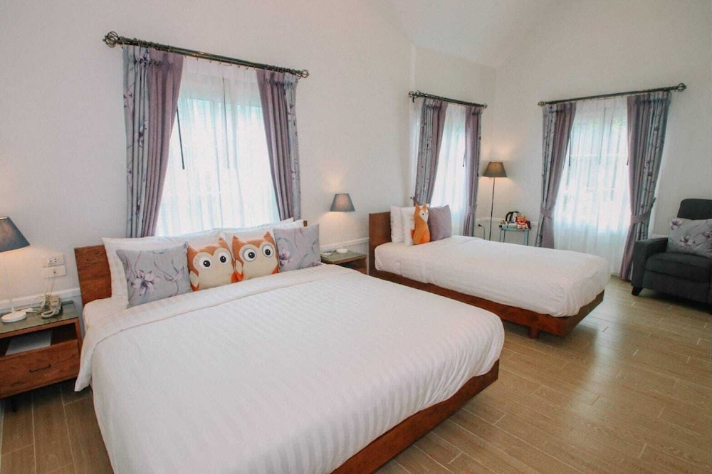 Deluxe Triple Room, Balcony - Photo 5