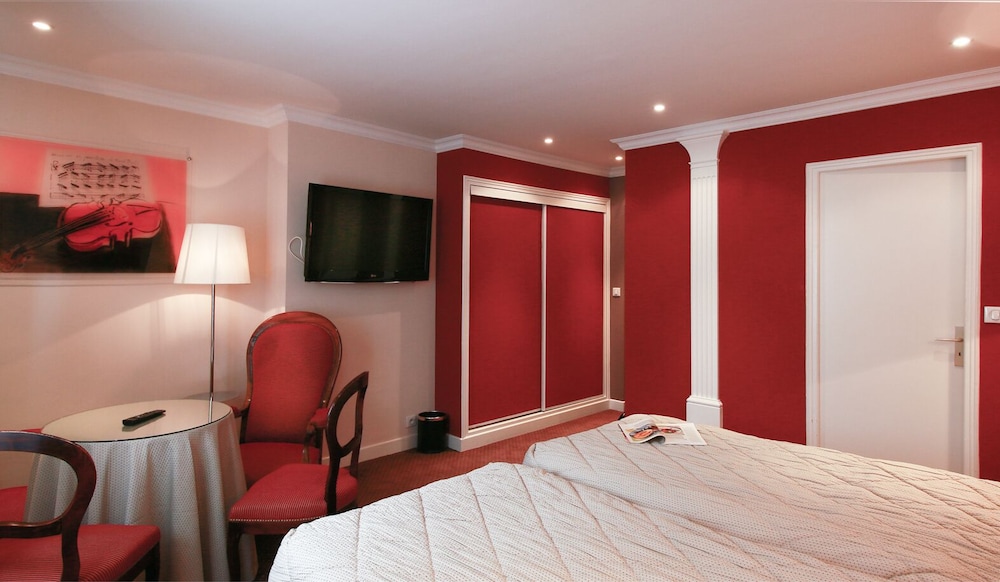 Premium Double or Twin Room photo 3