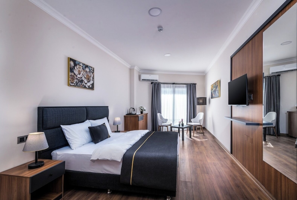Standard Double Room, Balcony, City View photo 1
