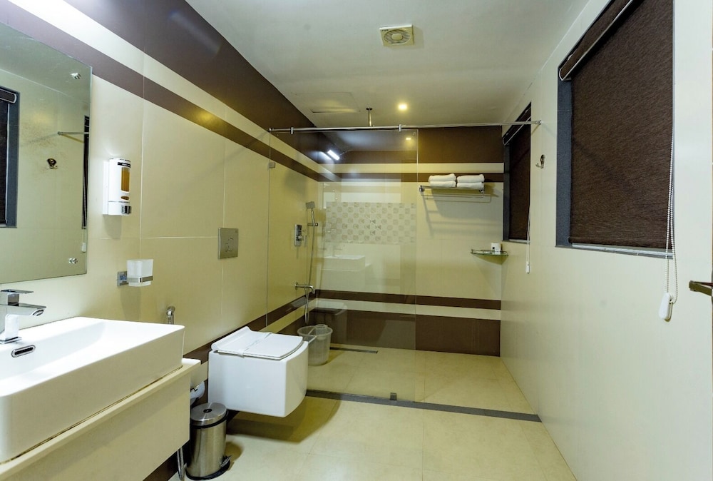 Luxe Mountain View Family Villa photo 2