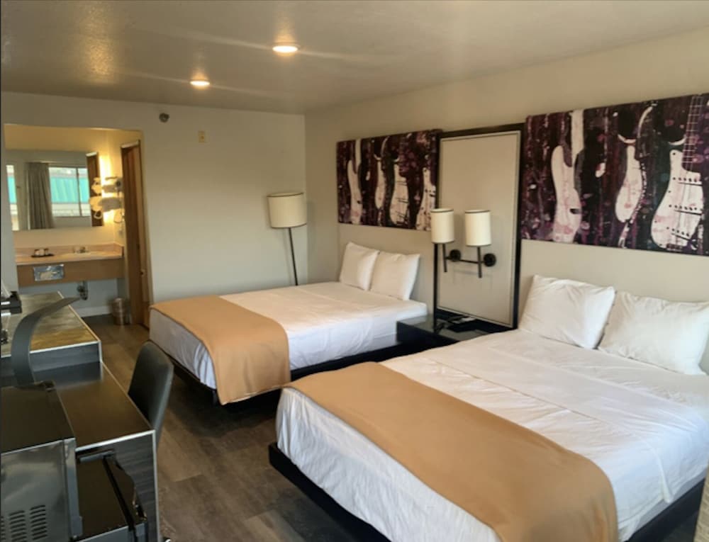 Basic Double Room, 2 Queen Beds photo 1