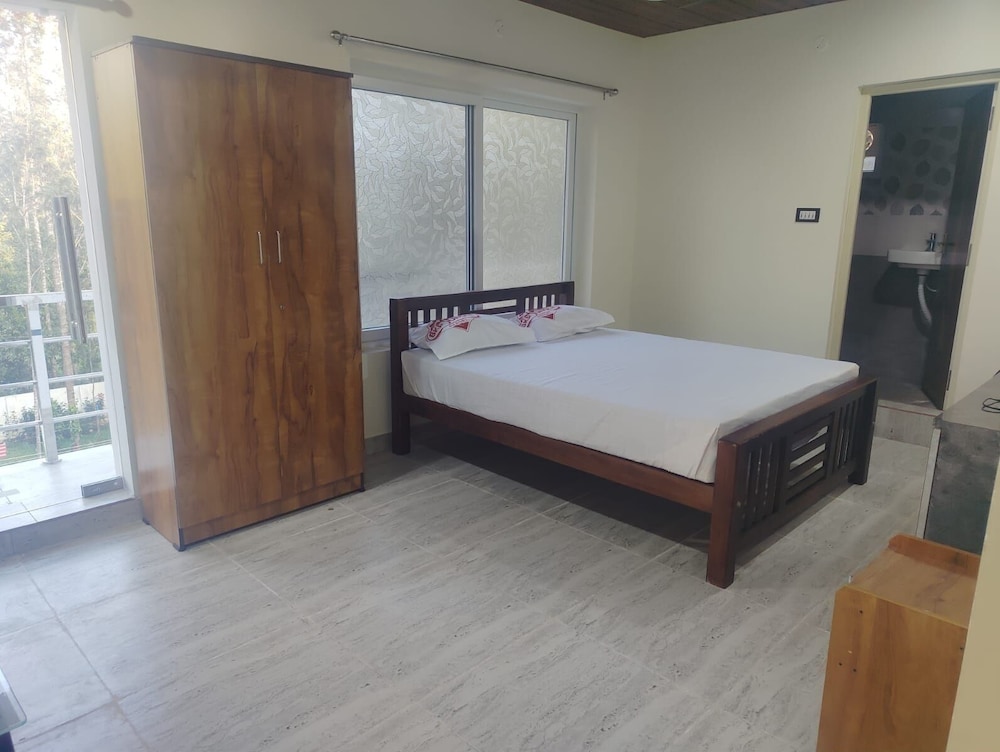 Family Quadruple Room, Hill View