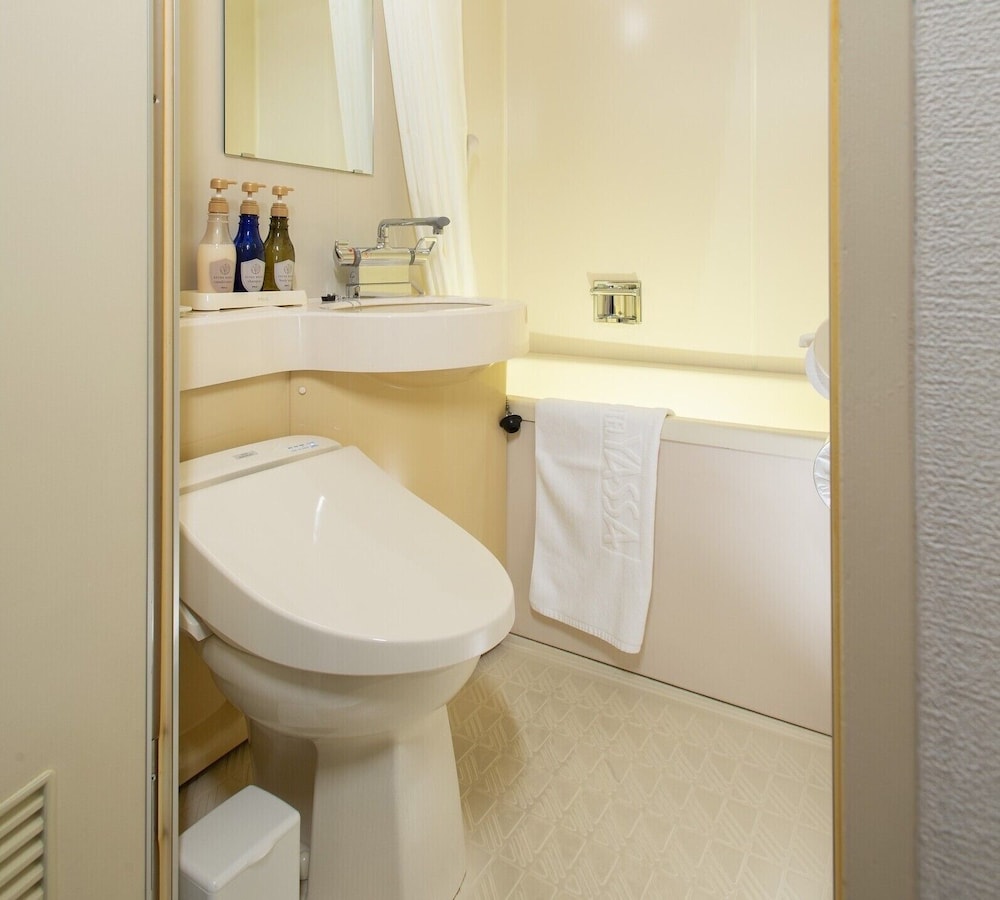 Twin Room, Non Smoking - Photo 9