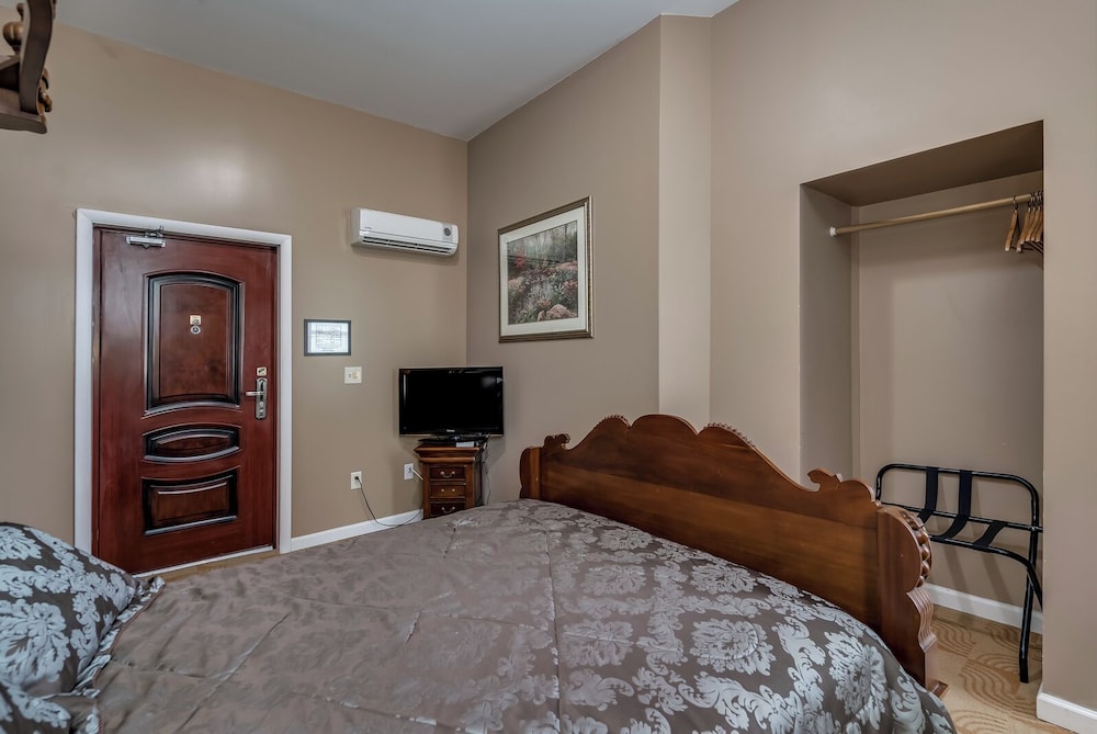 Luxury Double Room, Private Bathroom photo 2