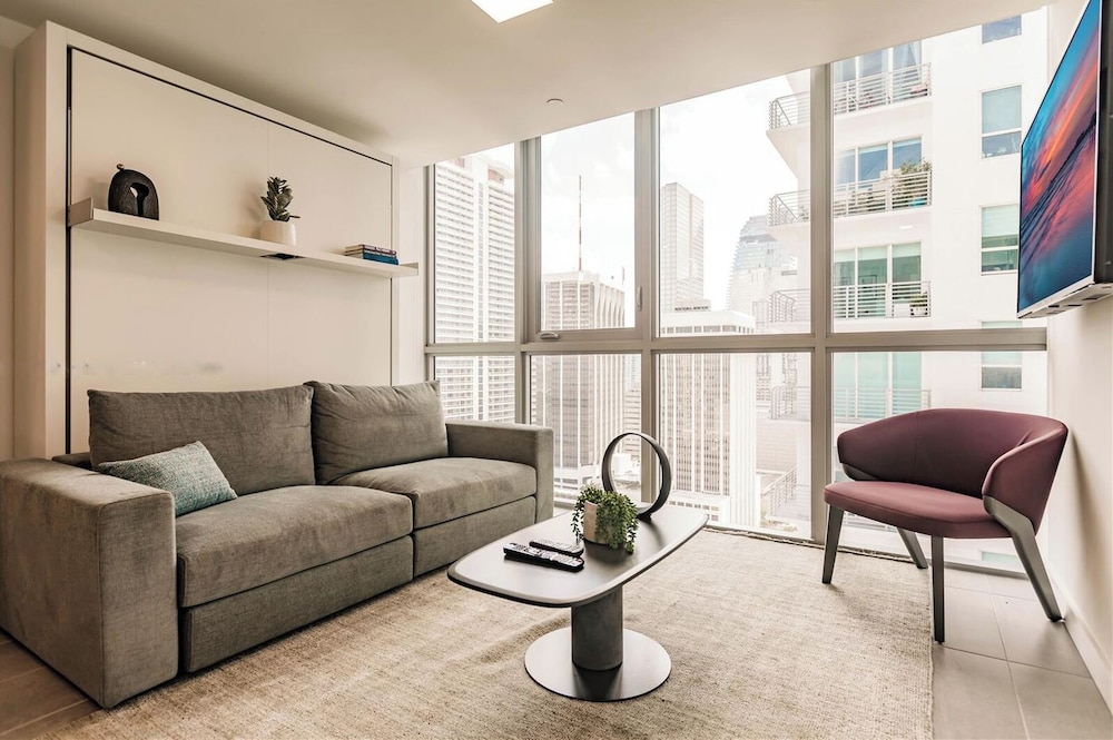 Deluxe Condo, 1 Bedroom, City View photo 1