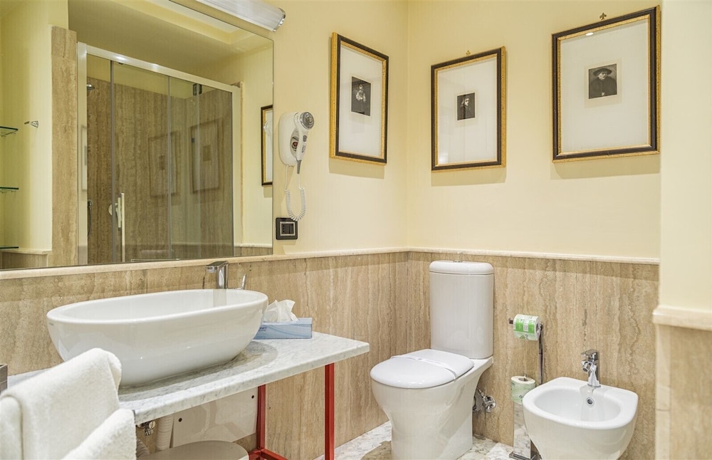 Deluxe Triple Room - Photo 6