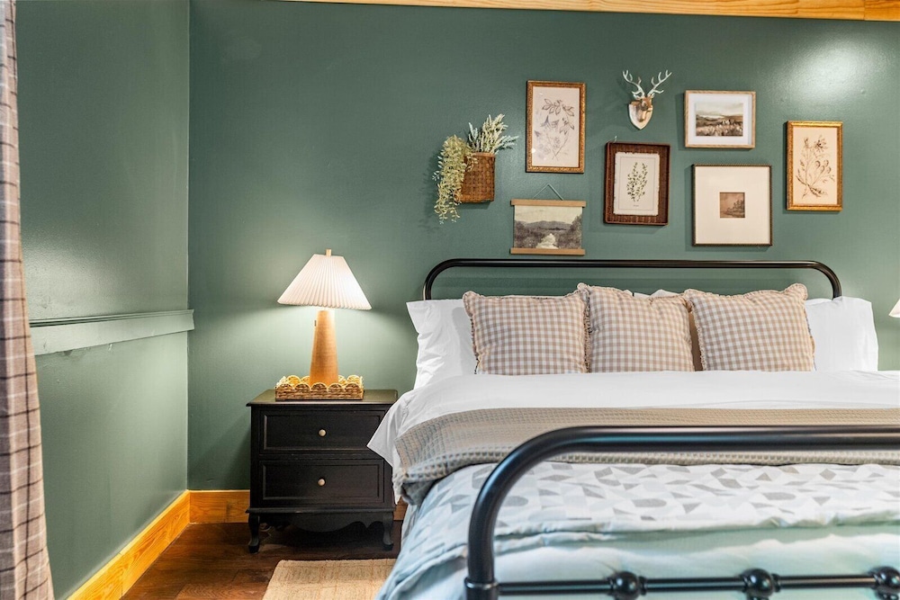 Moccasin Bend Cottage