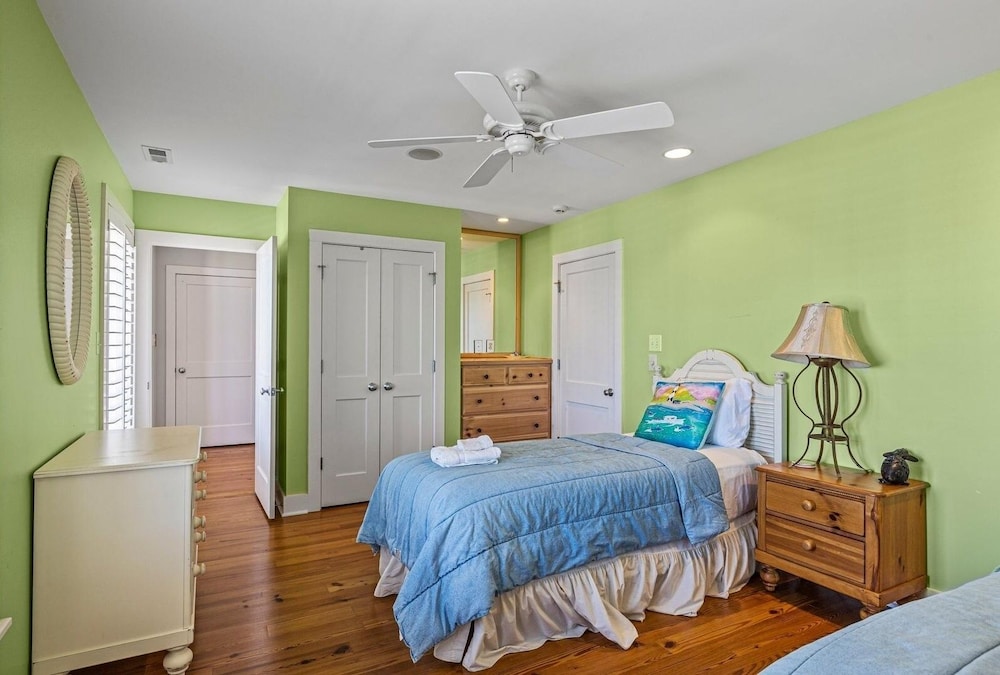 House, 5 Bedrooms photo 1