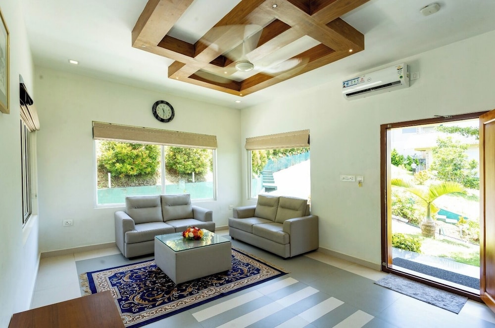 Blue Moon Jacuzzi Pool Villa photo 1