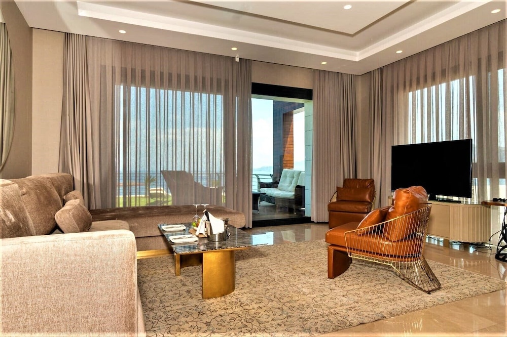 Deluxe Villa