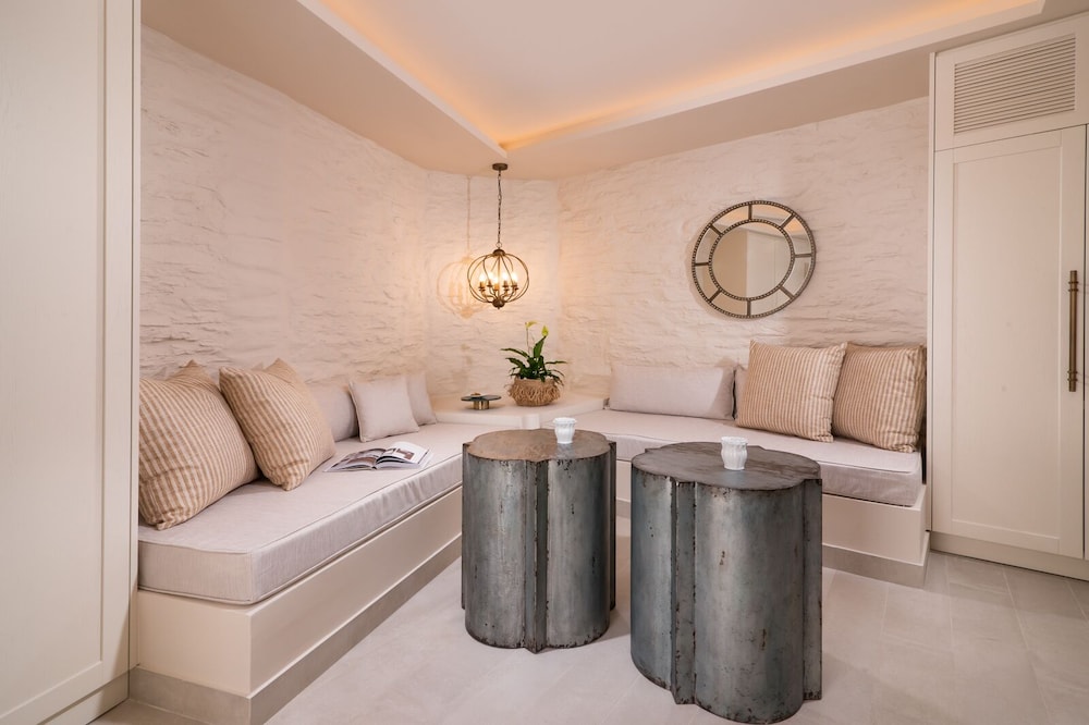Skyfall Suite photo 2