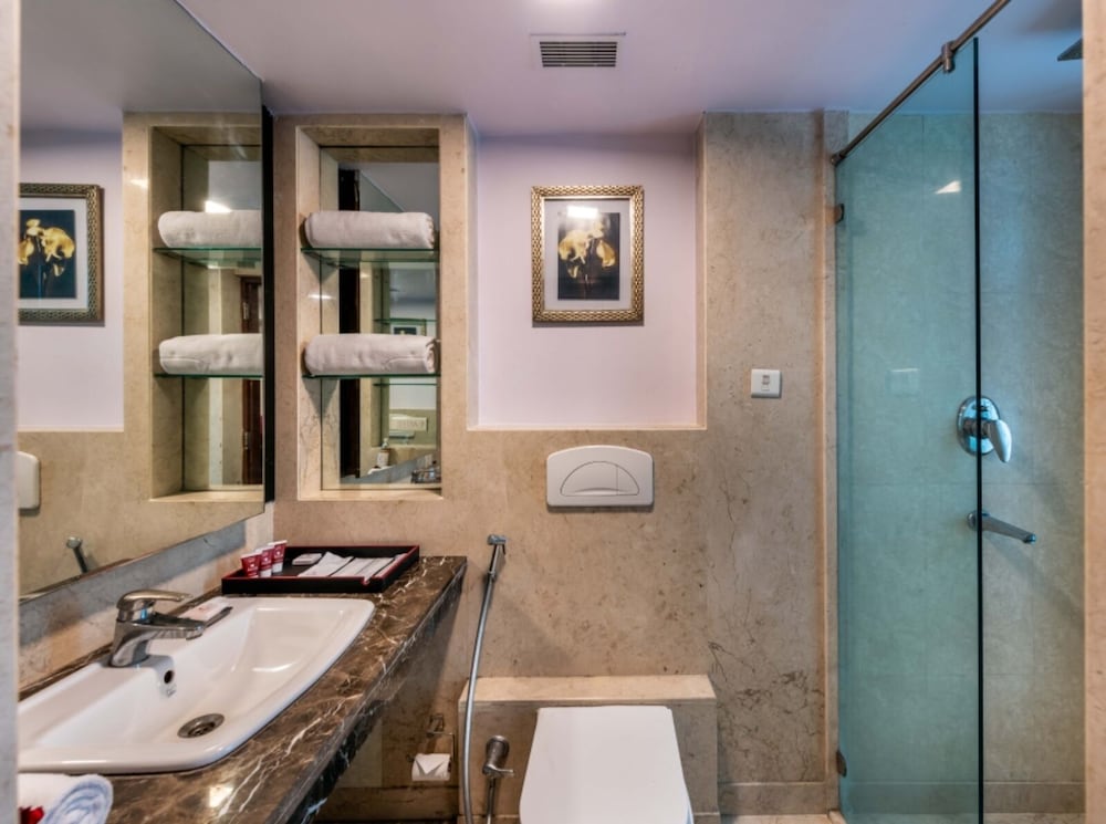 Club Double or Twin Room - Photo 8