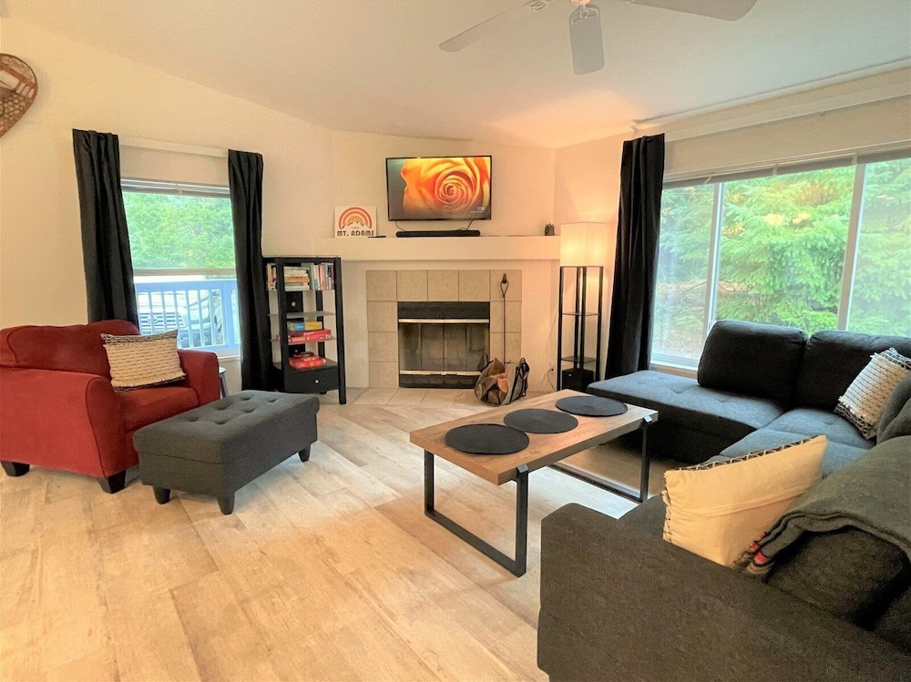 Cabin (Nanook Haus) photo 1