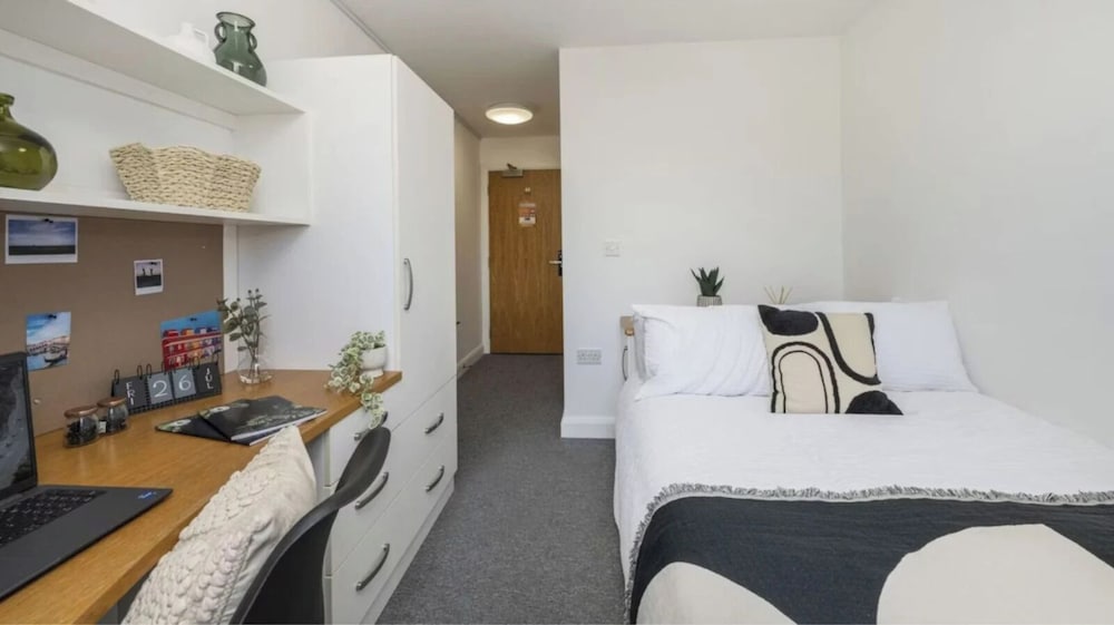 Apartment, 4 Bedrooms, Non Smoking photo 3