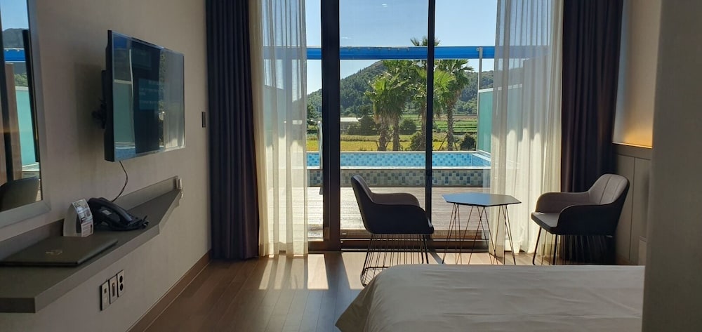 Pool Deluxe Double Room - Photo 1