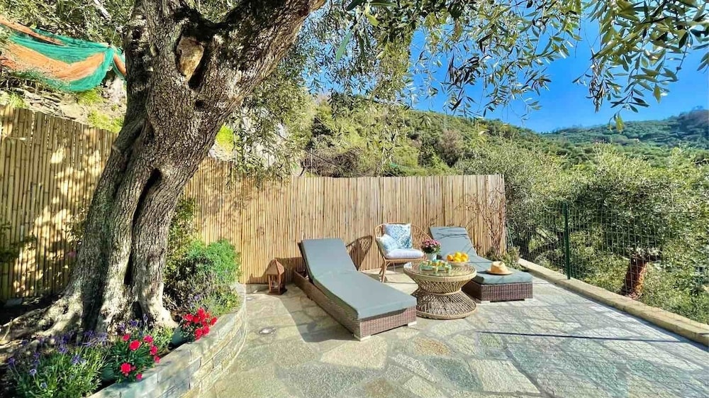 House, 3 Bedrooms, Balcony, Garden View photo 3