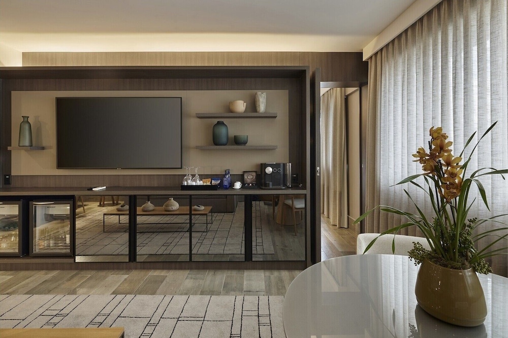 Royal Studio Suite