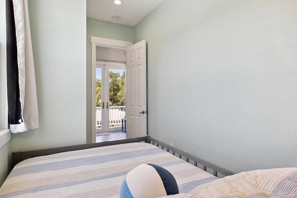 House (4 Bedrooms) photo 1