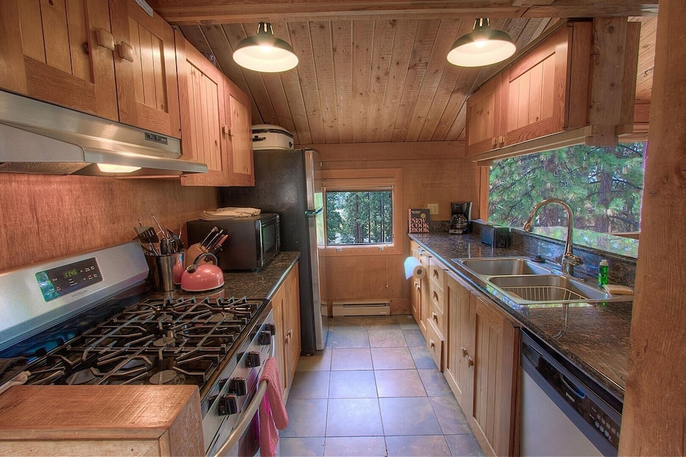 House, 3 Bedrooms photo 1