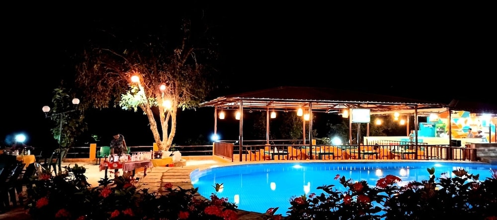 Deluxe Double Room, 1 Queen Bed, Balcony, Sea View photo 2