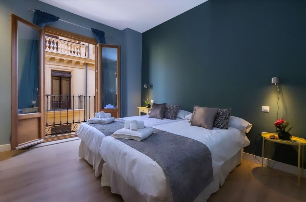 Superior Twin Room, 1 Bedroom, Shared Bathroom, City View
