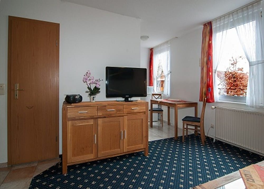 Standard Room, 1 Queen Bed