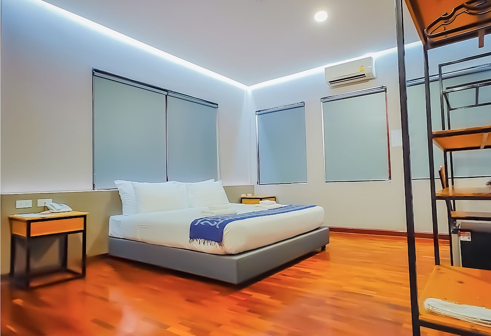 Deluxe Double or Twin Room - Photo 17