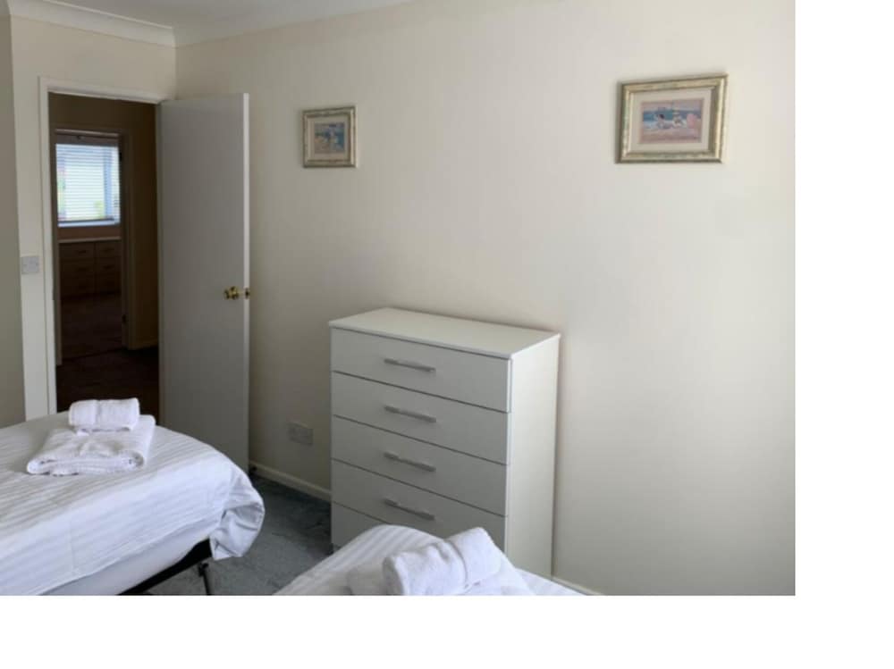 Family House, Ensuite (8 Minutes to seafront) photo 3