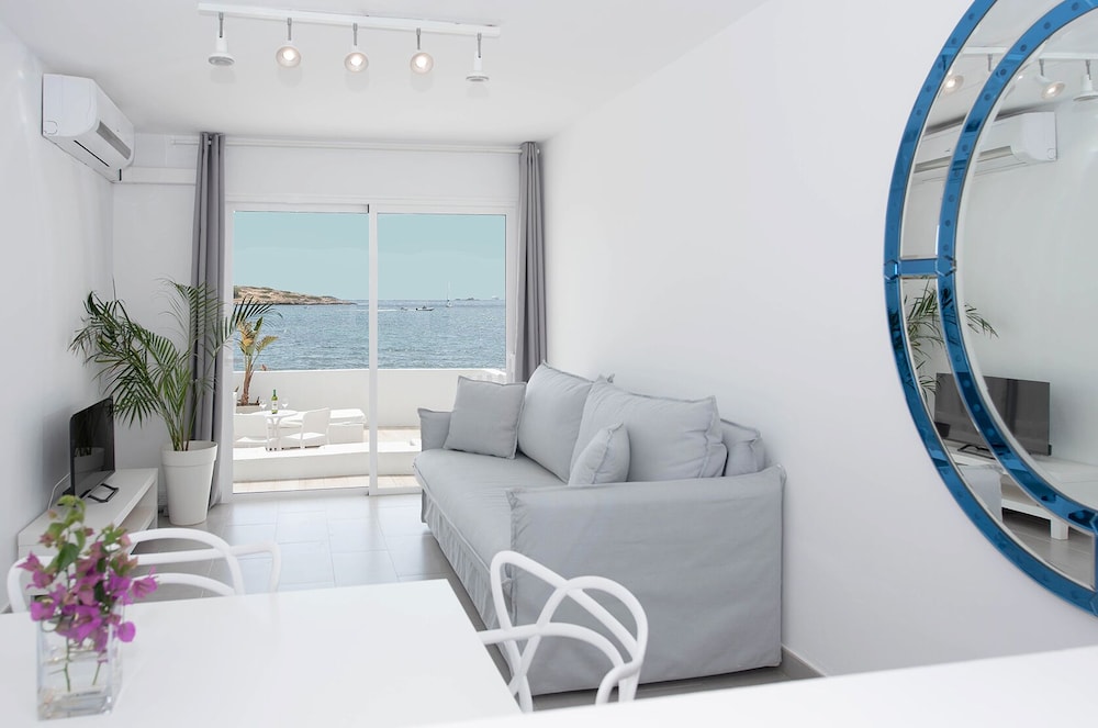 Apartment, 1 Bedroom, Terrace, Beachfront