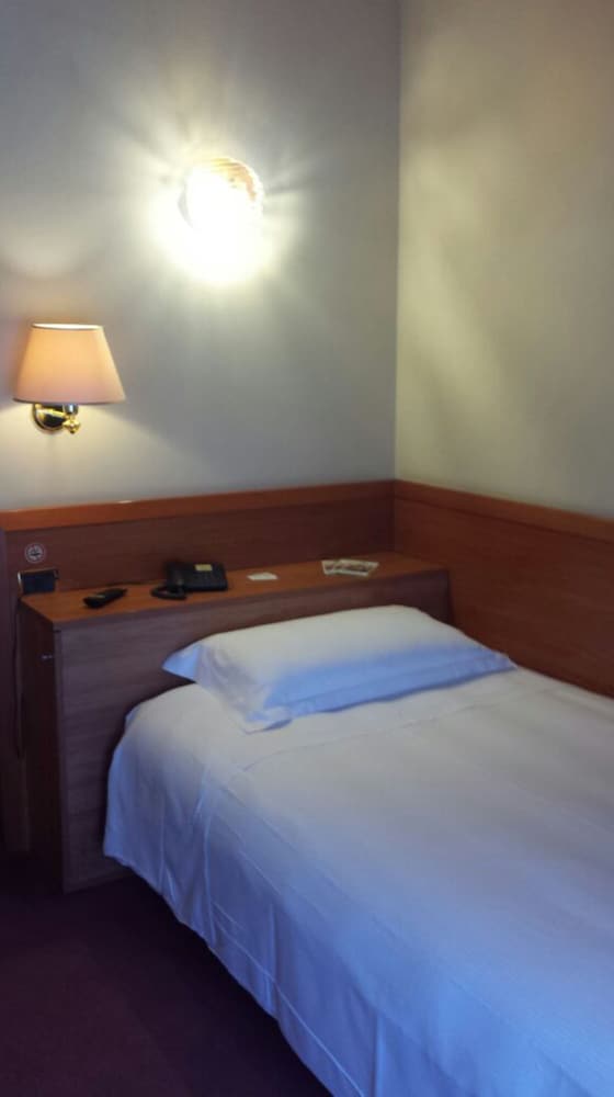 Single Room photo 2
