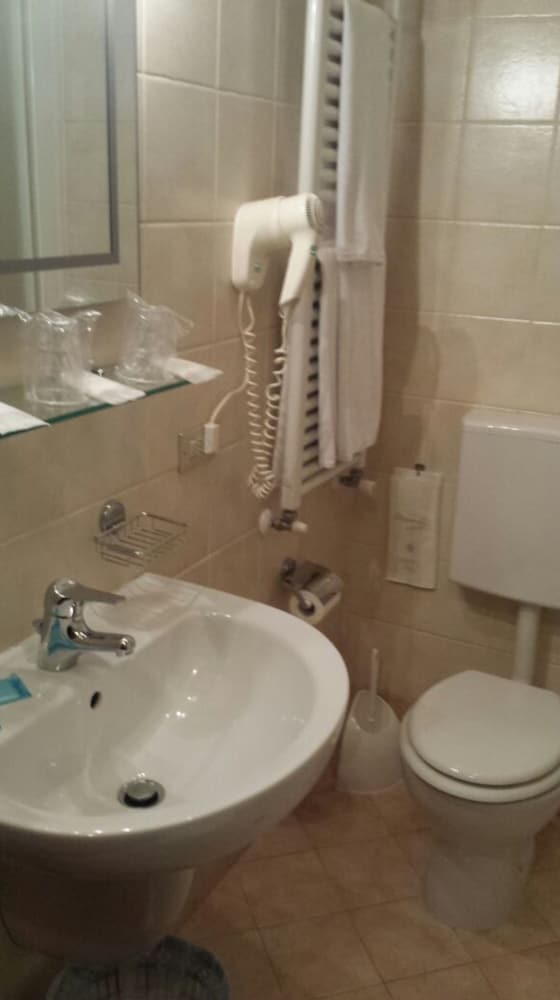 Triple Room - Photo 7