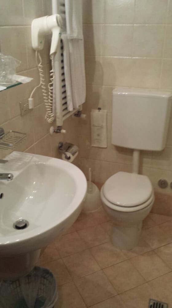 Triple Room - Photo 5