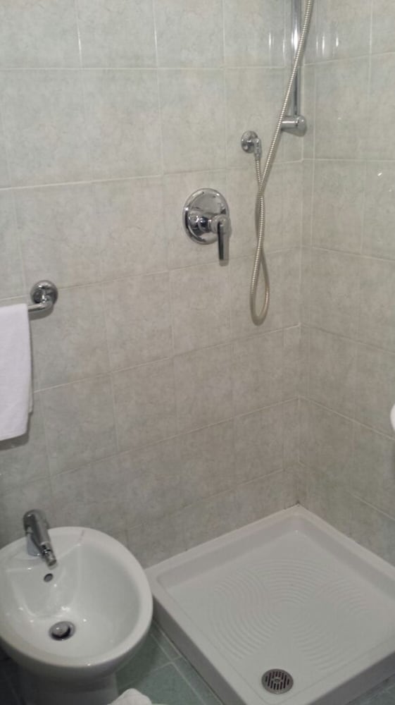 Triple Room - Photo 9