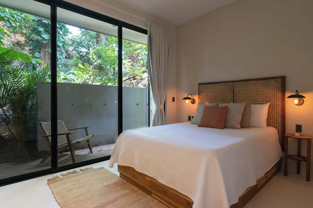 Nala Luxury Living - King Suite #2 photo 2