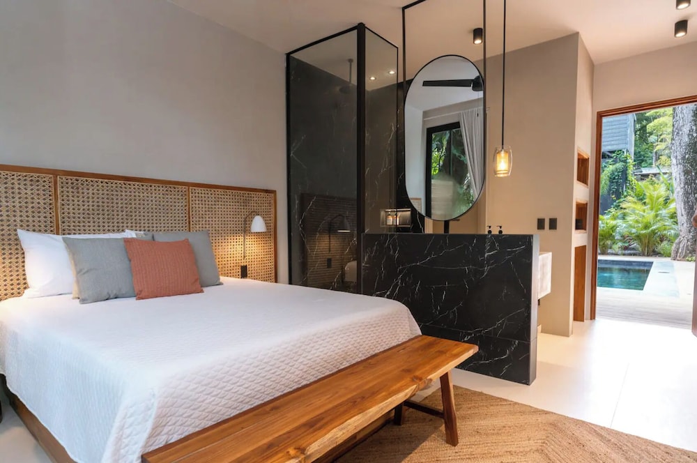 Nala Luxury Living - Studio Suite #4 photo 1
