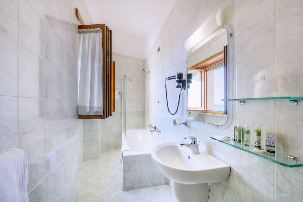 Standard Suite, Sea View photo 3