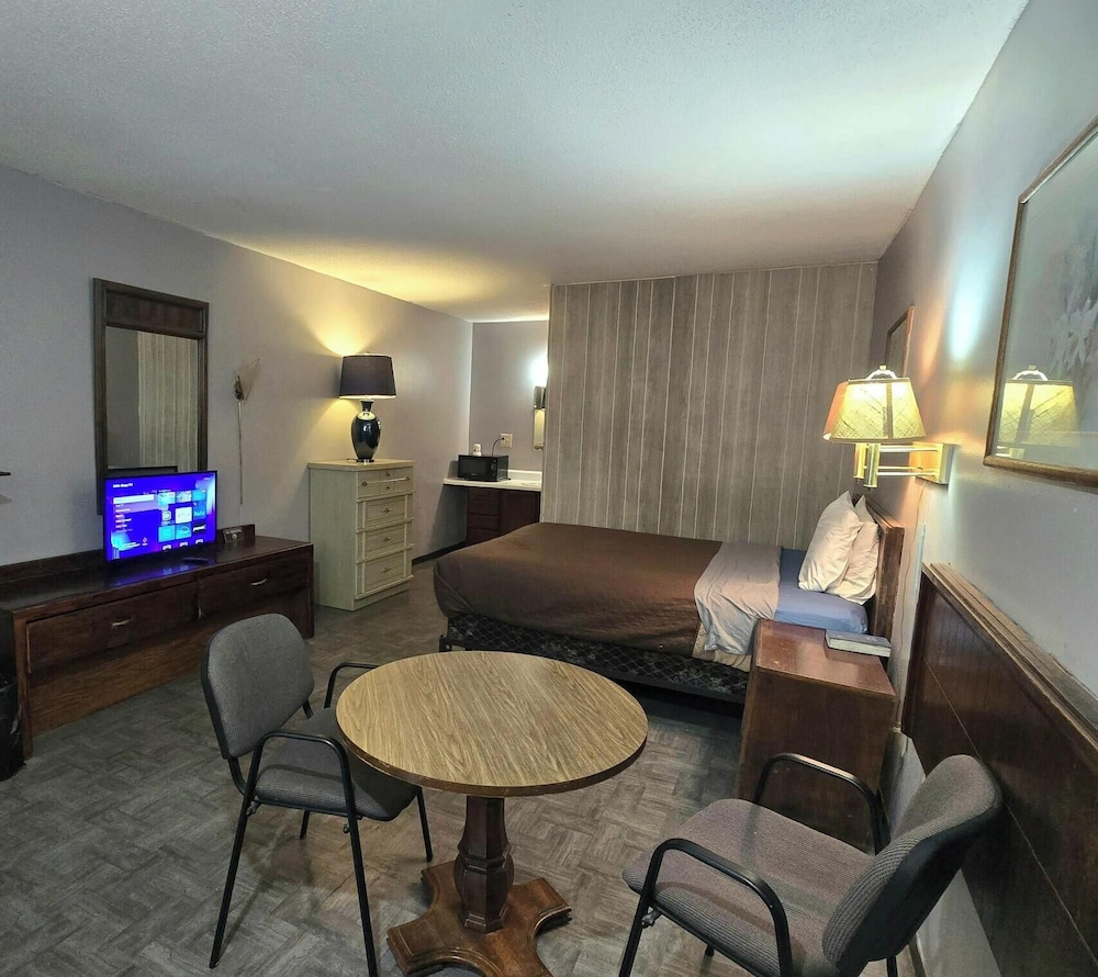 Room, 1 Queen Bed, Non Smoking - Photo 2