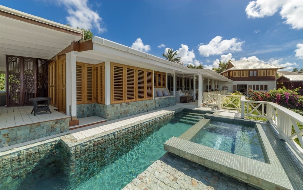 House, 5 Bedrooms photo 1